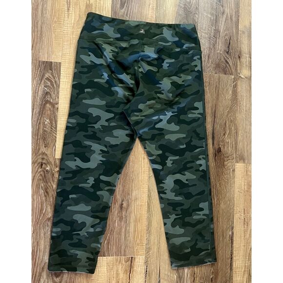 Danskin Ladies' High Rise Olive Green Camo Size‎ L Legging - Picture 2 of 7